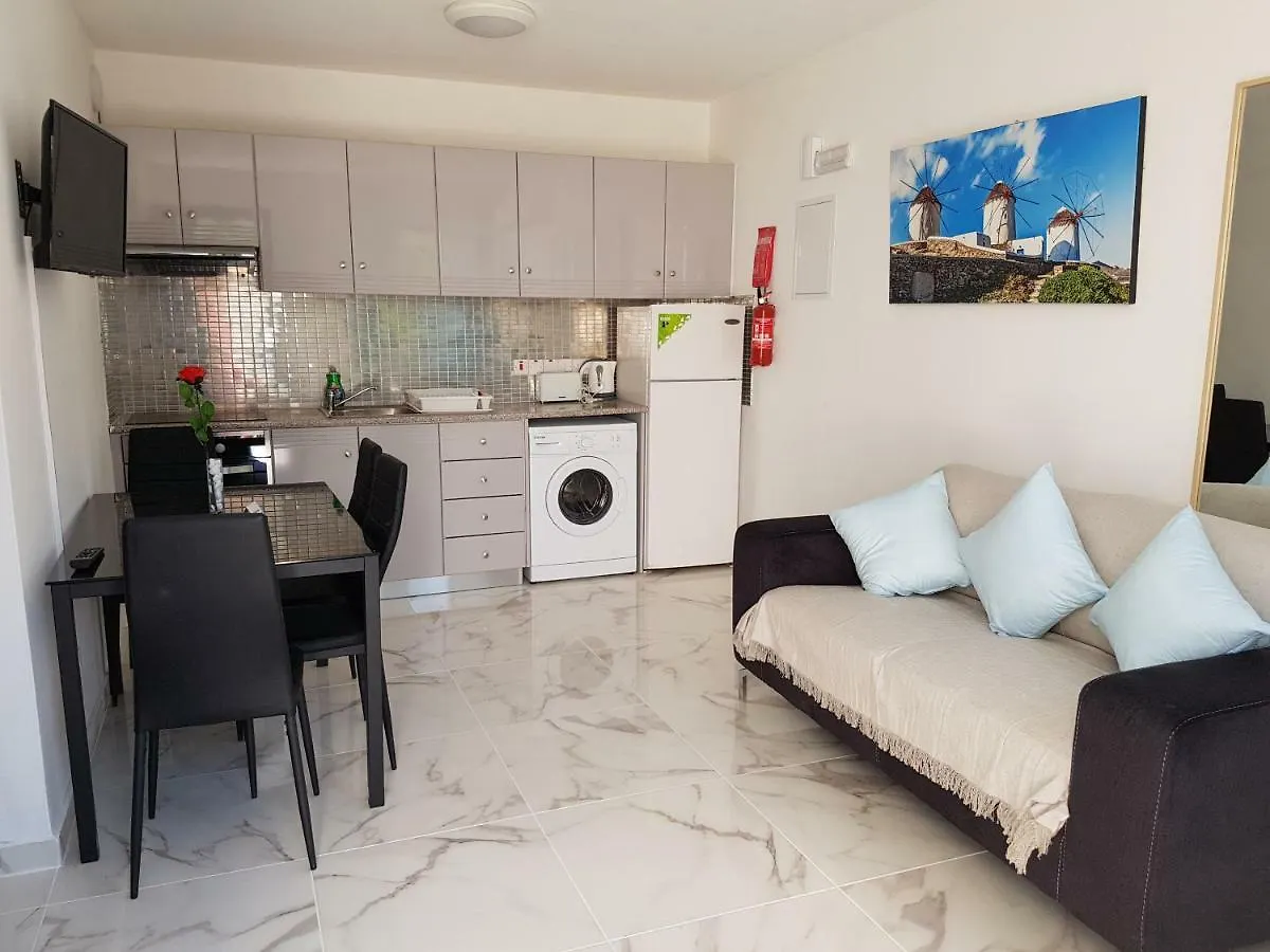 Apartment Must Stay - Evripidou Holiday Flats Larnaca