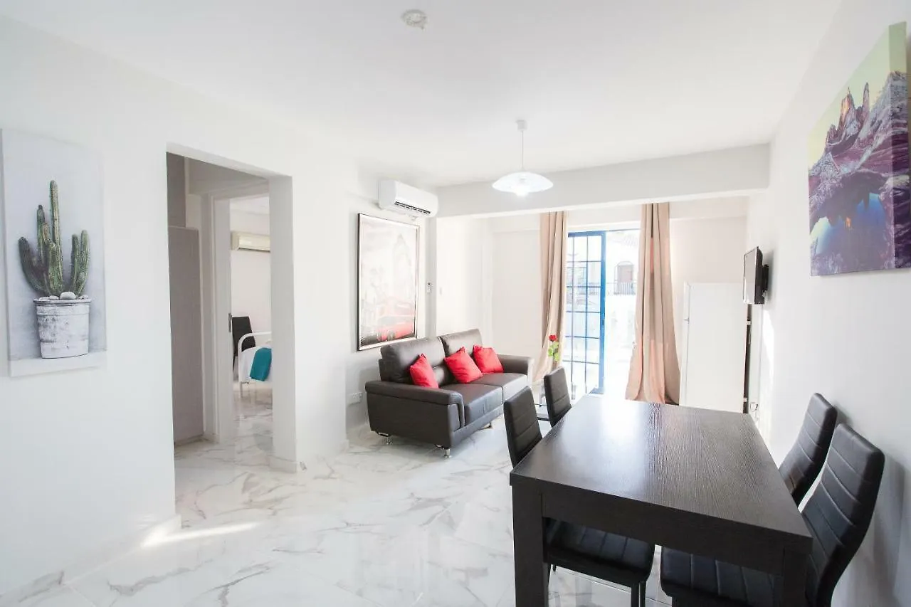 Must Stay - Evripidou Holiday Flats Larnaca Kypr