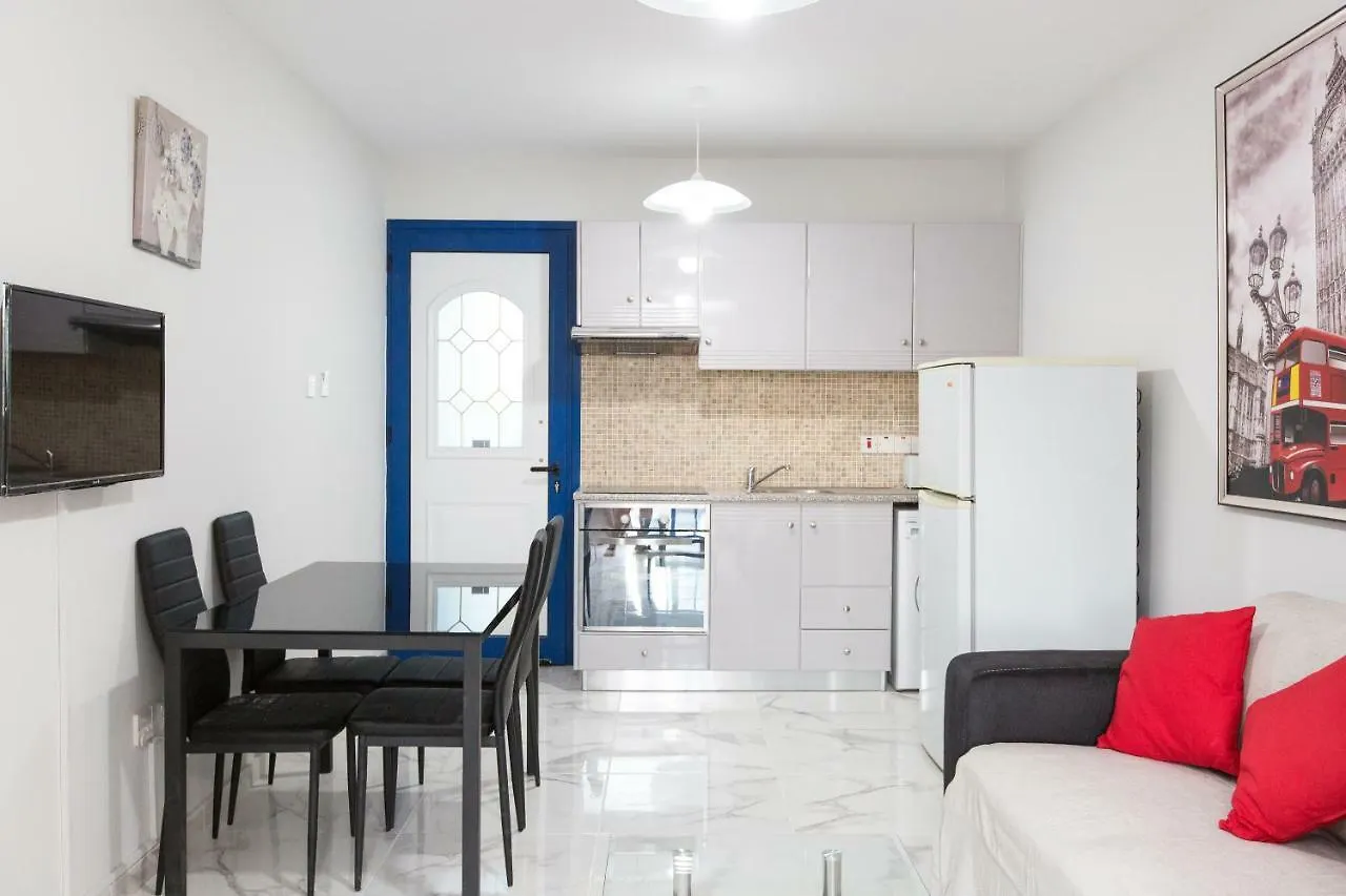 Must Stay - Evripidou Holiday Flats Larnaca Apartment
