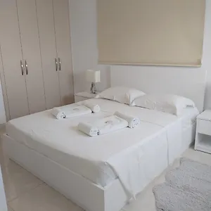 Dinglis Residences 31 לרנקה