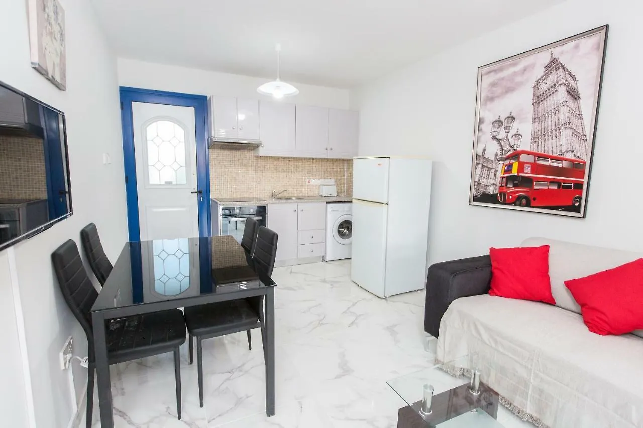Must Stay - Evripidou Holiday Flats لارنكا شقة